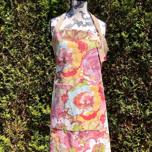 Andys Aprons - not so basic. “Cabbage Roses” - Picture 5 of 5